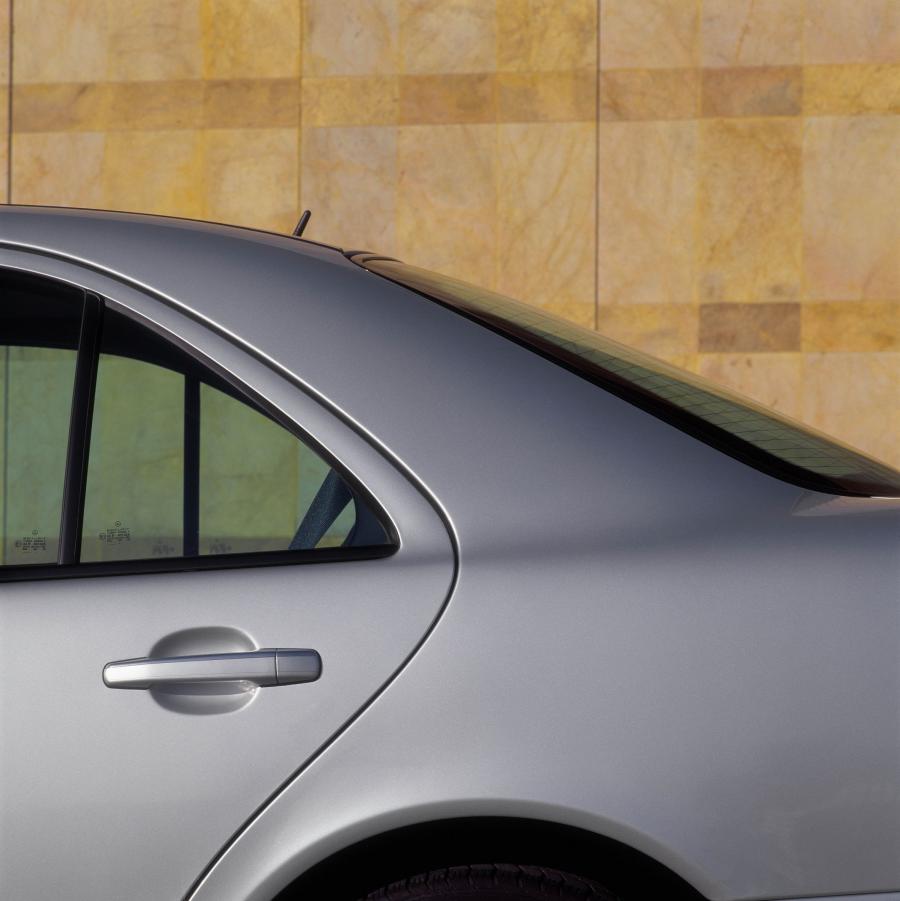  Mercedes-Benz E-Class 1996 года  (фото 4 из 23)